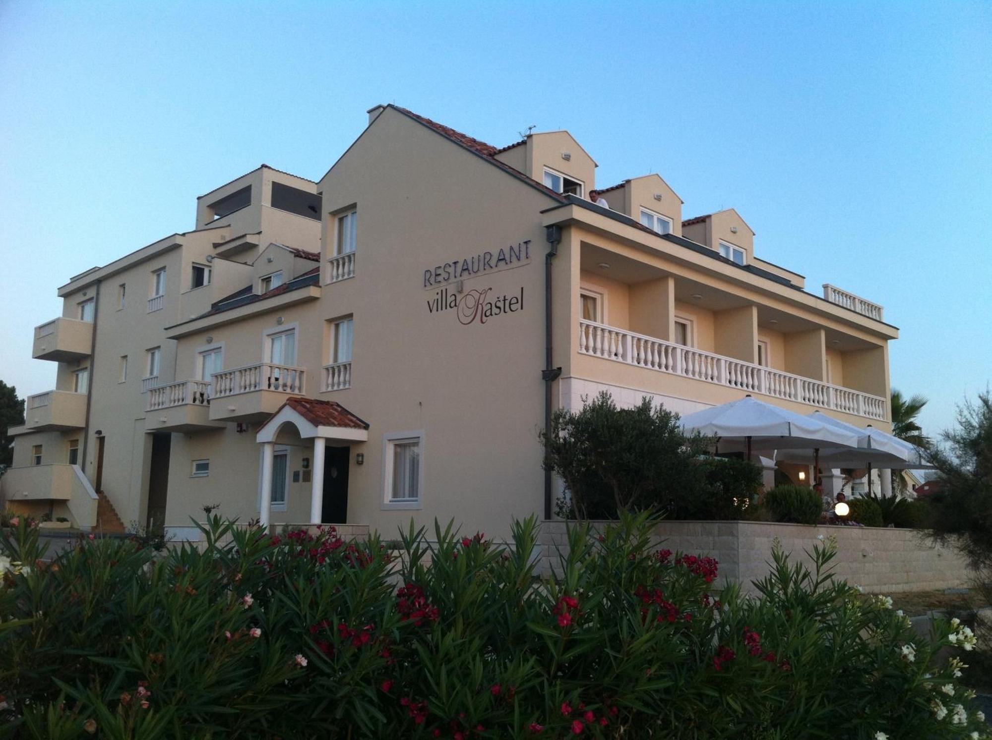 Villa Kastel Povljana Exteriör bild
